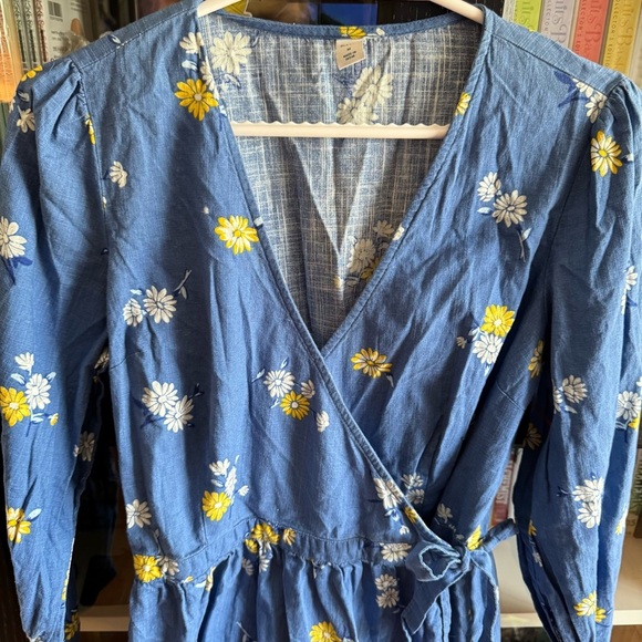 Old Navy Floral Blue Wrap Dress - Picture 2 of 13